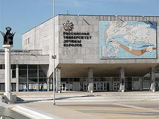 ЕГЭ становится строже, а проходной балл меньше