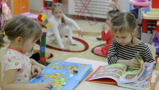 Дети в детском садике