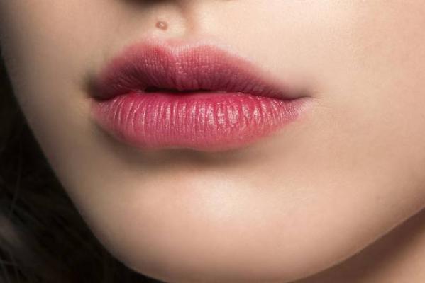 Современный make up. Тинт для губ