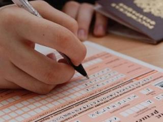 Сегодня выпускникам школ предстоит сдать первый ЕГЭ