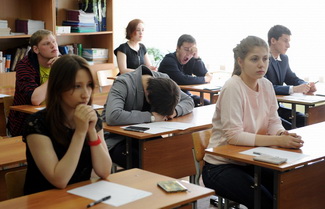 СМИ: экзаменационный период для девятиклассников будет продлен 