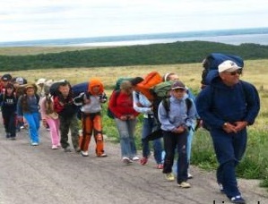 Предлагают ввести в учебные планы школ детский туризм по стране