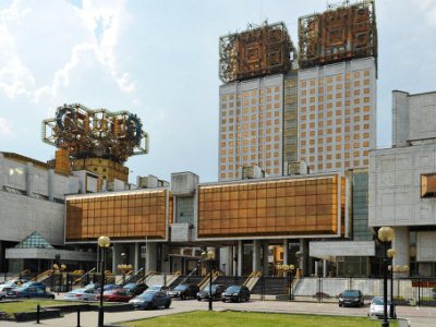 Вся страна идет не в ногу, одно правительство в ногу