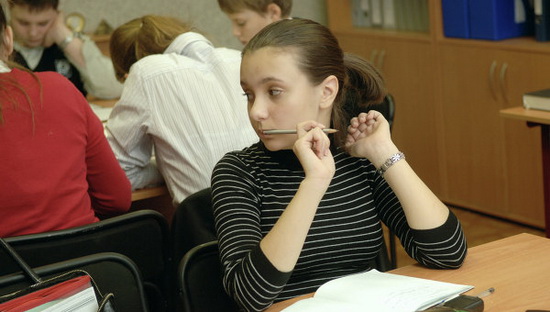 Выпускники пишут сочинение