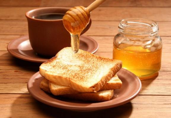 Продукты для лечения организма. Сувениры с мёдом