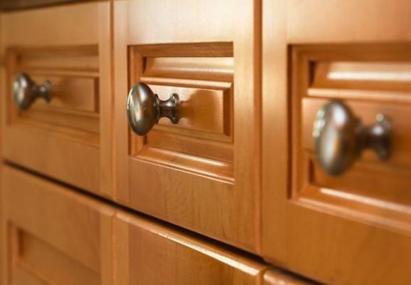 Как выбрать кухонные ручки: виды и описание