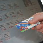 Санкт-Петербург: карточки на питание для школьников